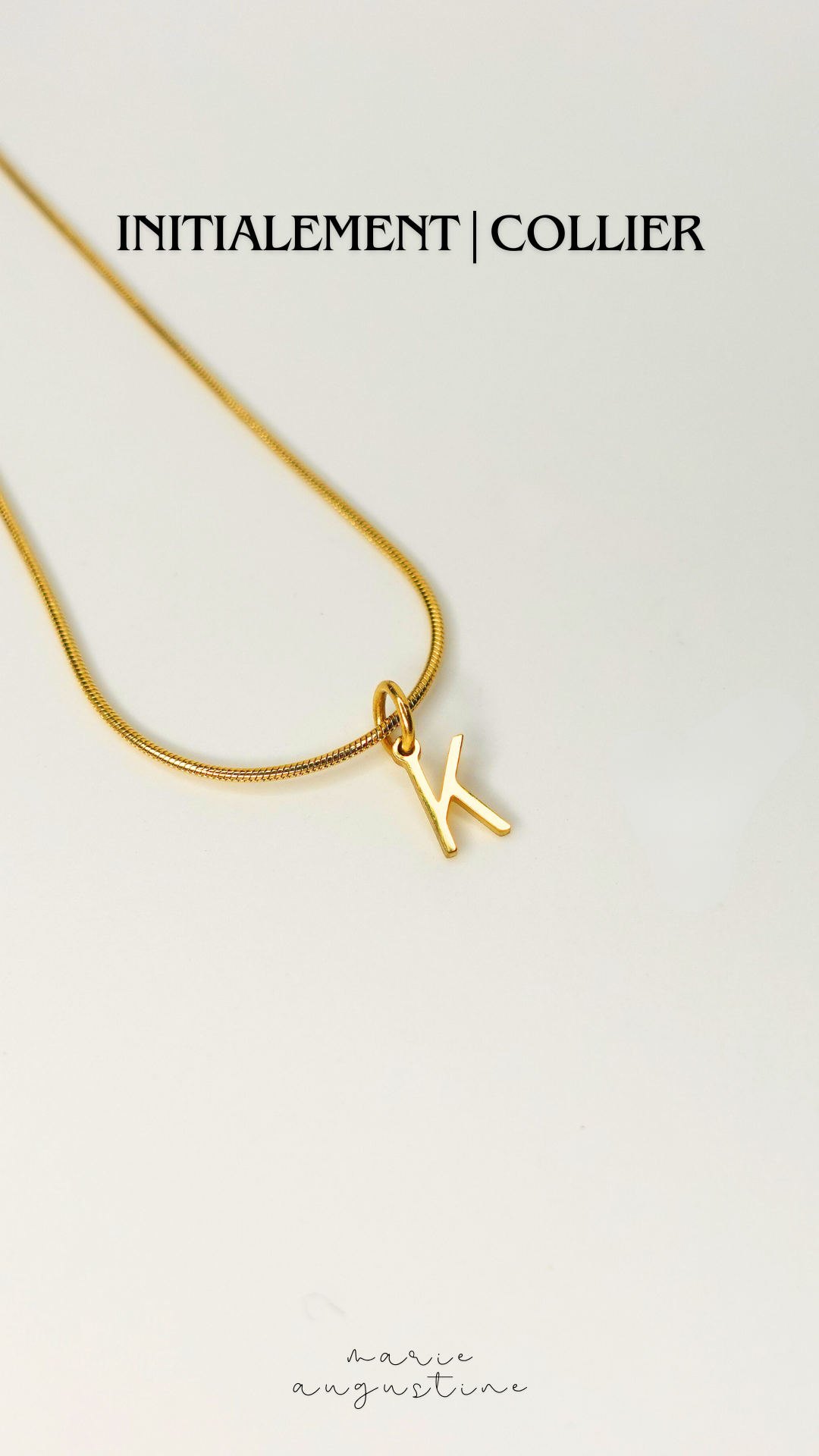 Initialement | Collier