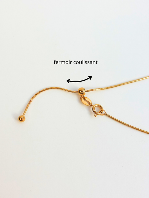 Initialement | Collier